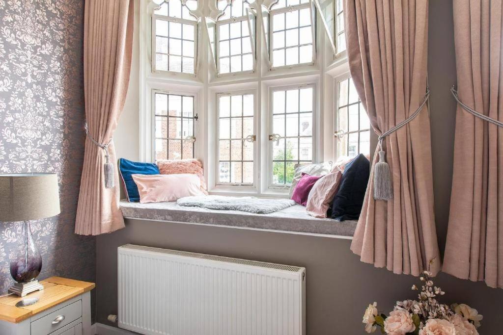 The Most Central Apartment In Canterbury Stunning Interiors, Fully Equipped, City Views And Free Wifi! Exterior foto