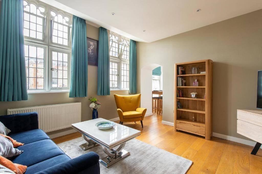 The Most Central Apartment In Canterbury Stunning Interiors, Fully Equipped, City Views And Free Wifi! Exterior foto