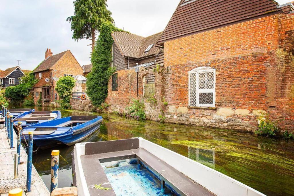 The Most Central Apartment In Canterbury Stunning Interiors, Fully Equipped, City Views And Free Wifi! Exterior foto