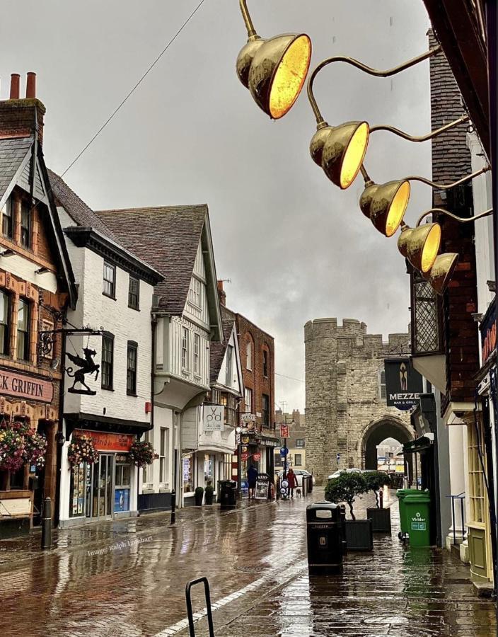 The Most Central Apartment In Canterbury Stunning Interiors, Fully Equipped, City Views And Free Wifi! Exterior foto